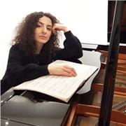 Insegnante di pianoforte classico e solfeggio